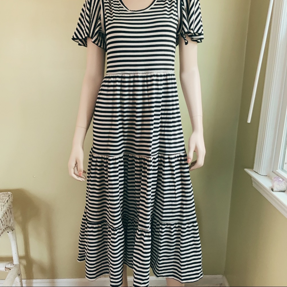 Rare Find! Suzanne Betro Black White Striped Flowy Midi Dress Ruffle Sleeve S - Picture 9 of 16